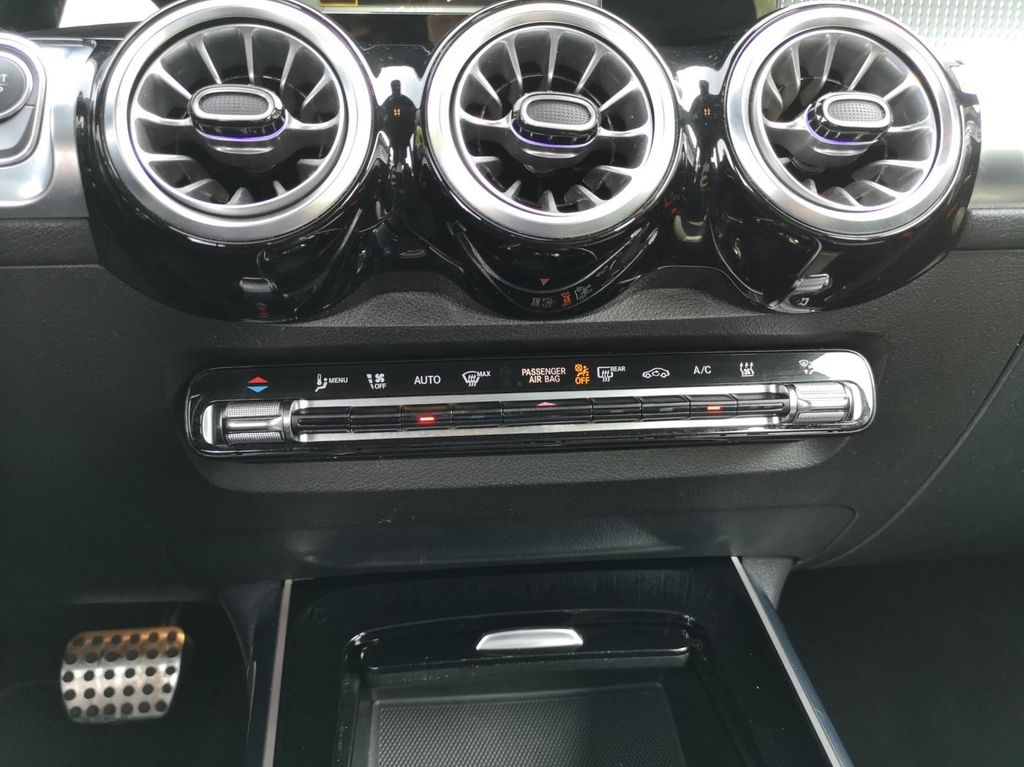 Mercedes-Benz EQB 2022