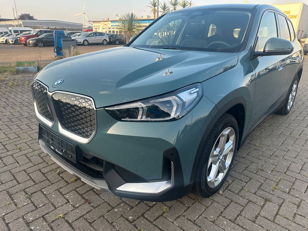 BMW iX1 2024