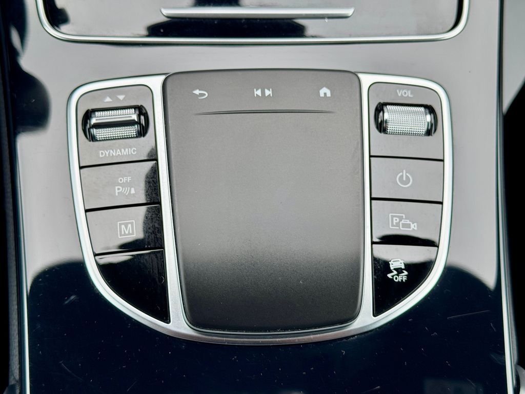 Mercedes-Benz GLC 300 2021