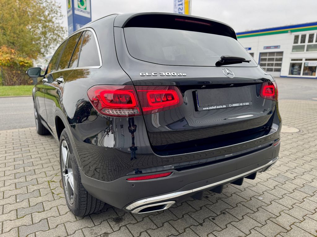 Mercedes-Benz GLC 300 2021