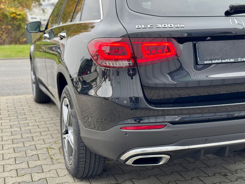 Mercedes-Benz GLC 300 2021
