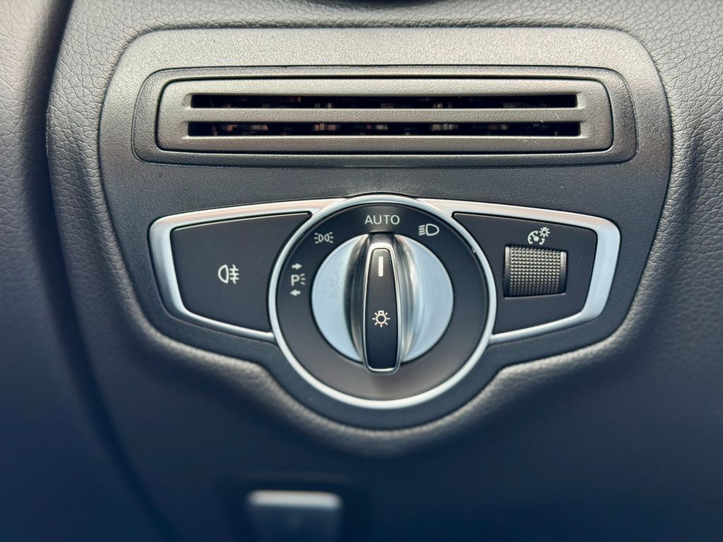 Mercedes-Benz GLC 300 2021