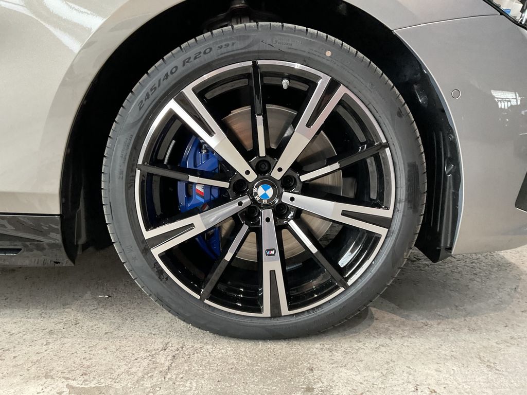 BMW i5 2025