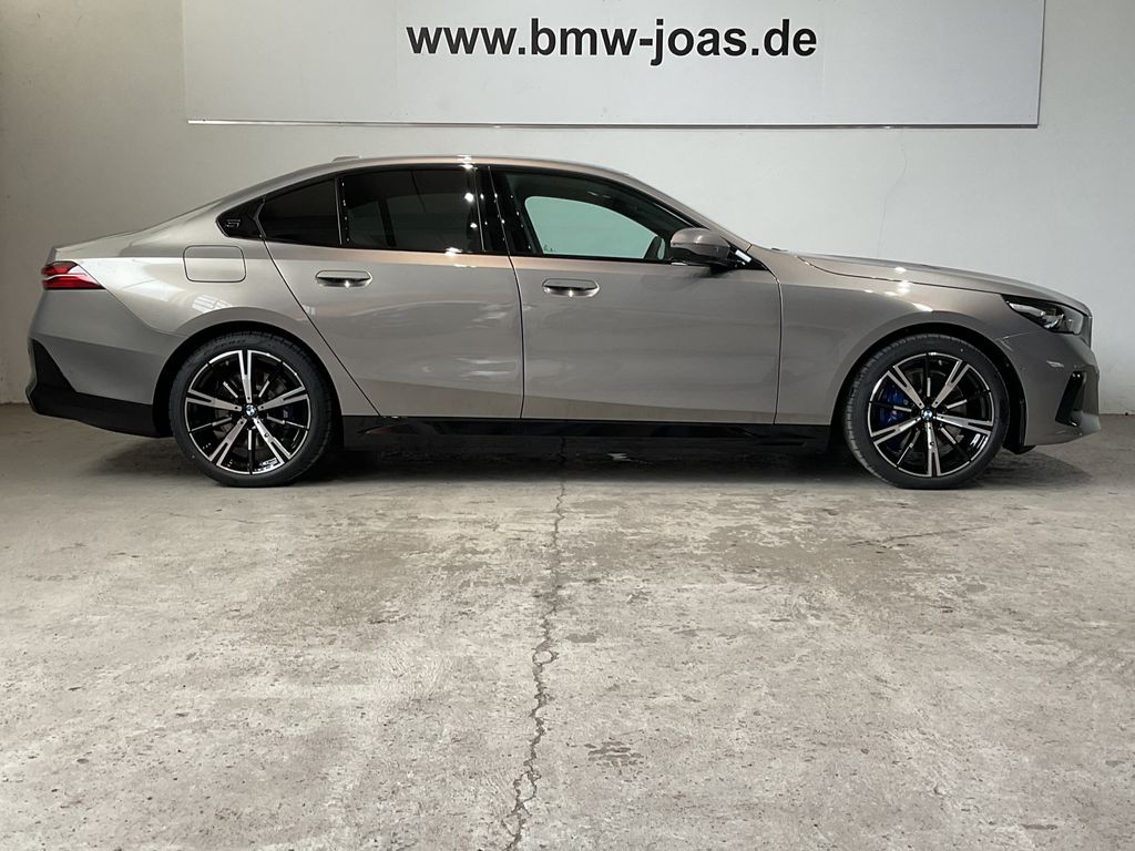BMW i5 2025
