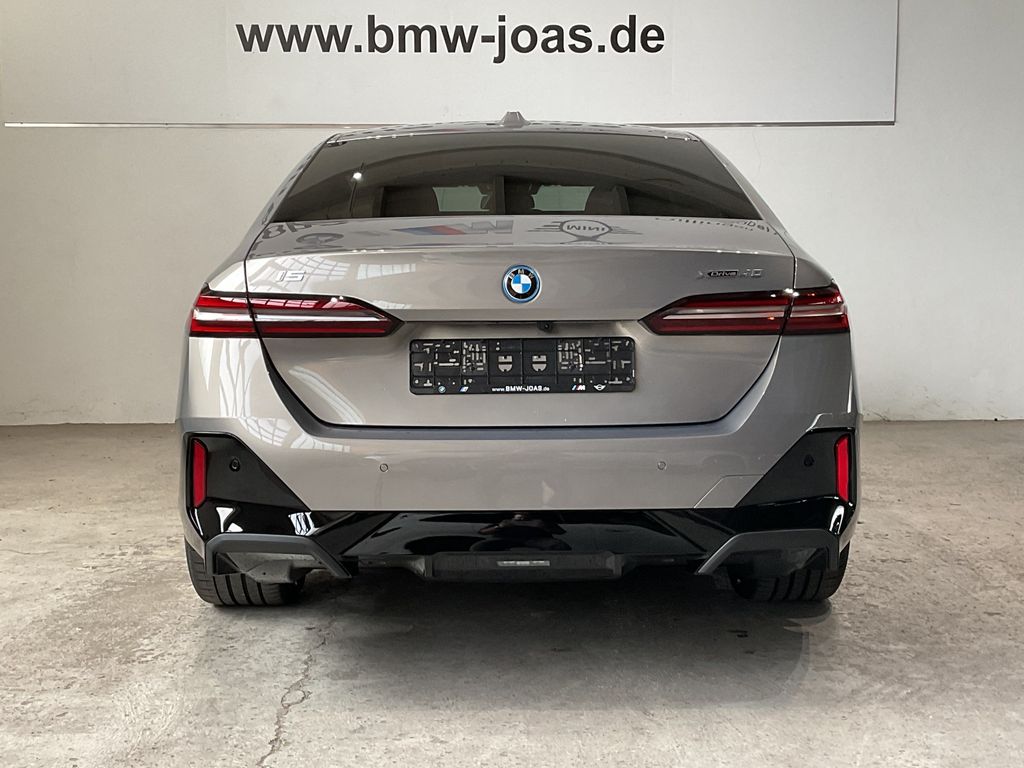 BMW i5 2025