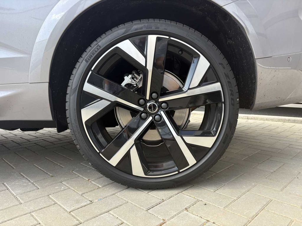 Volvo XC60 2025
