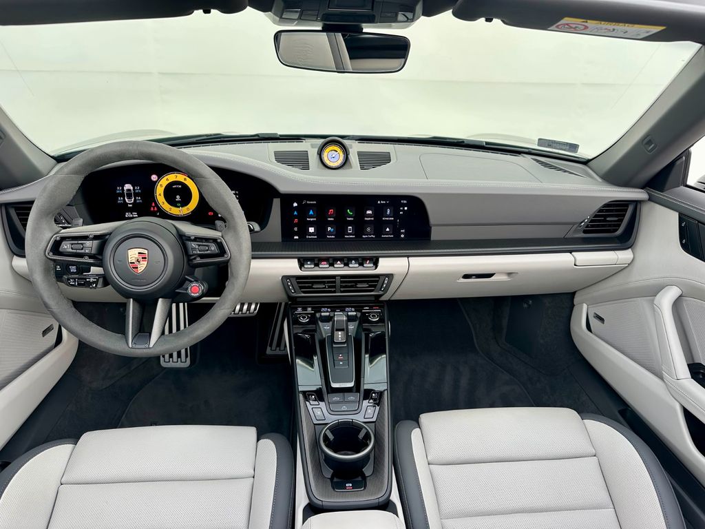 Porsche 992 2025