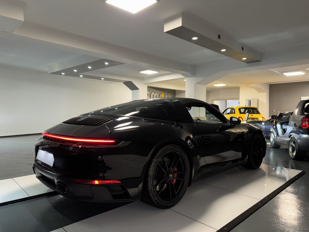 Porsche 992 2023