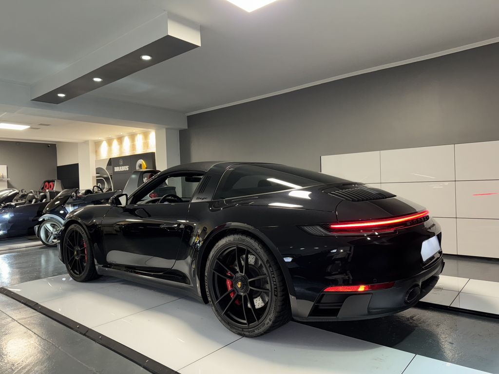 Porsche 992 2023