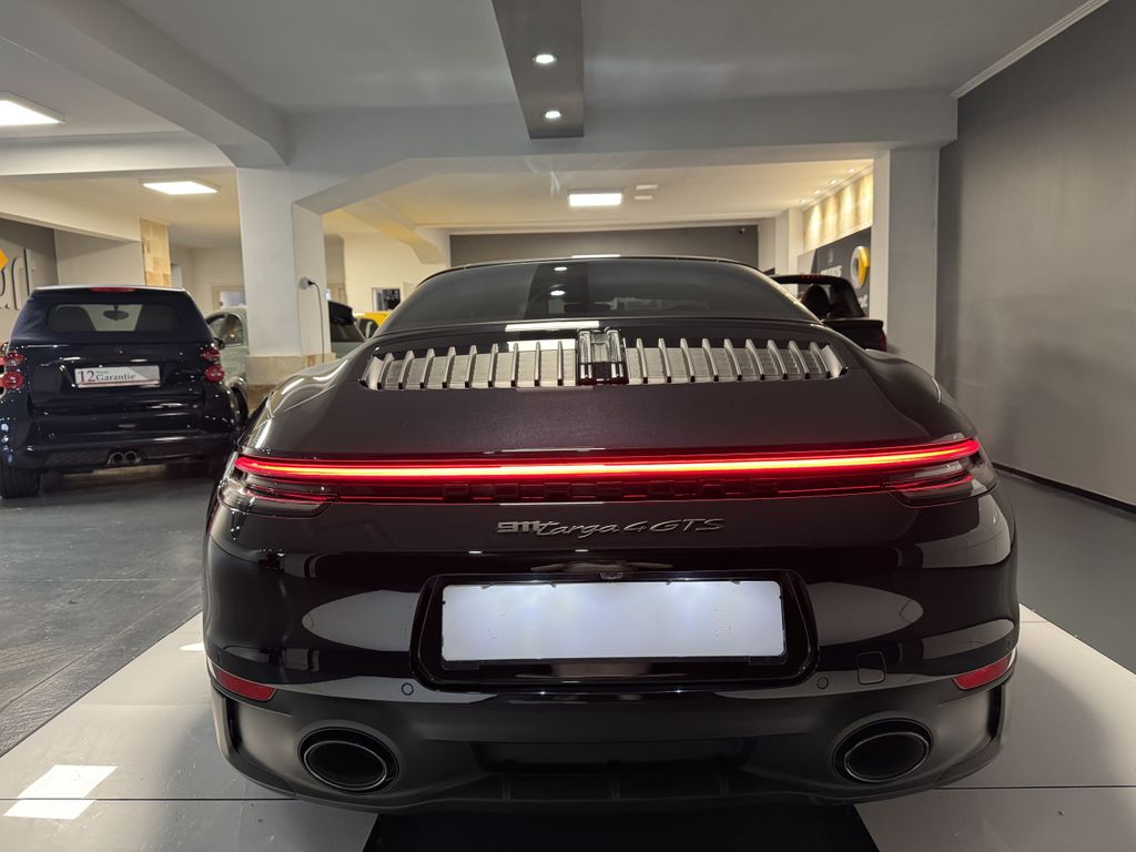 Porsche 992 2023