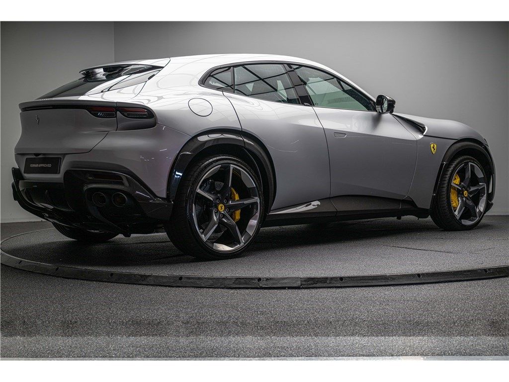 Ferrari Purosangue 2024