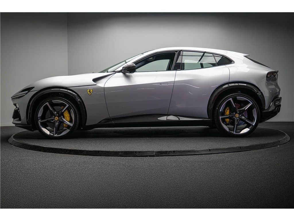 Ferrari Purosangue 2024