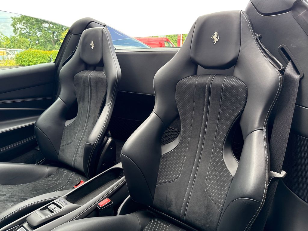 Ferrari F8 2021