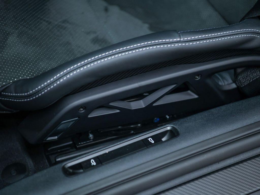 Porsche 992 2025