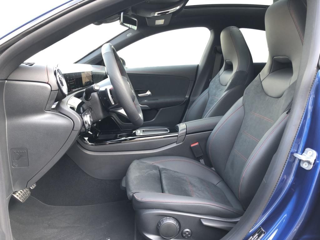 Mercedes-Benz CLA 180 2025