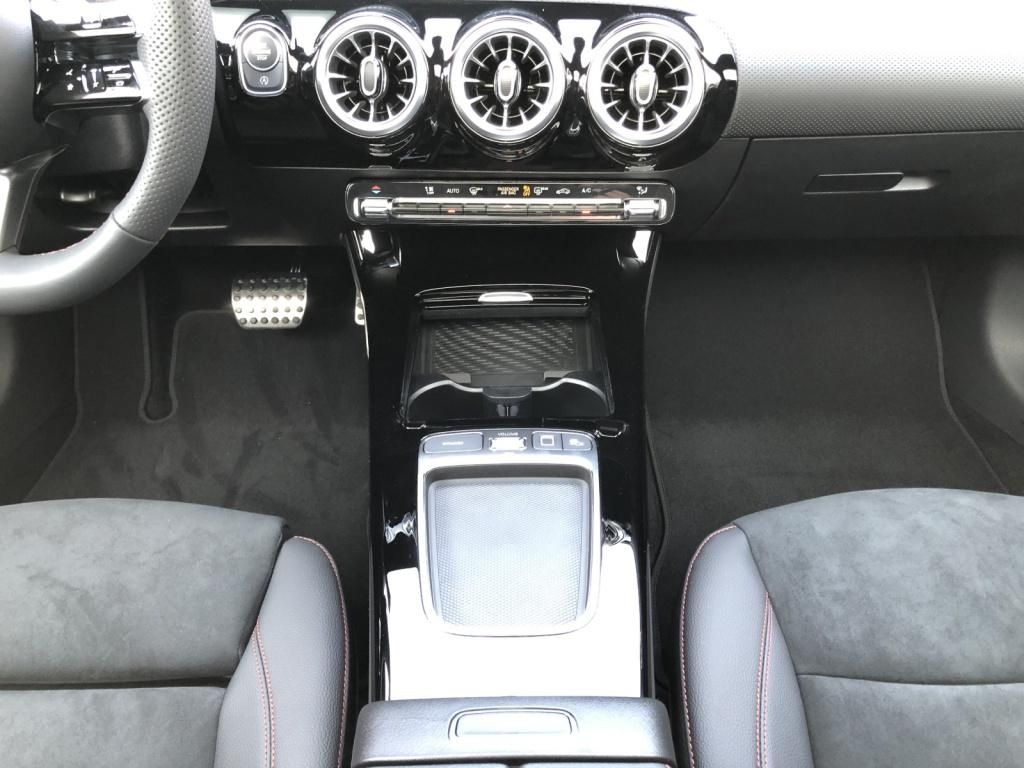 Mercedes-Benz CLA 180 2025