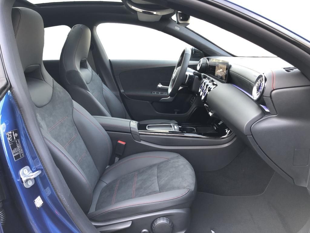 Mercedes-Benz CLA 180 2025