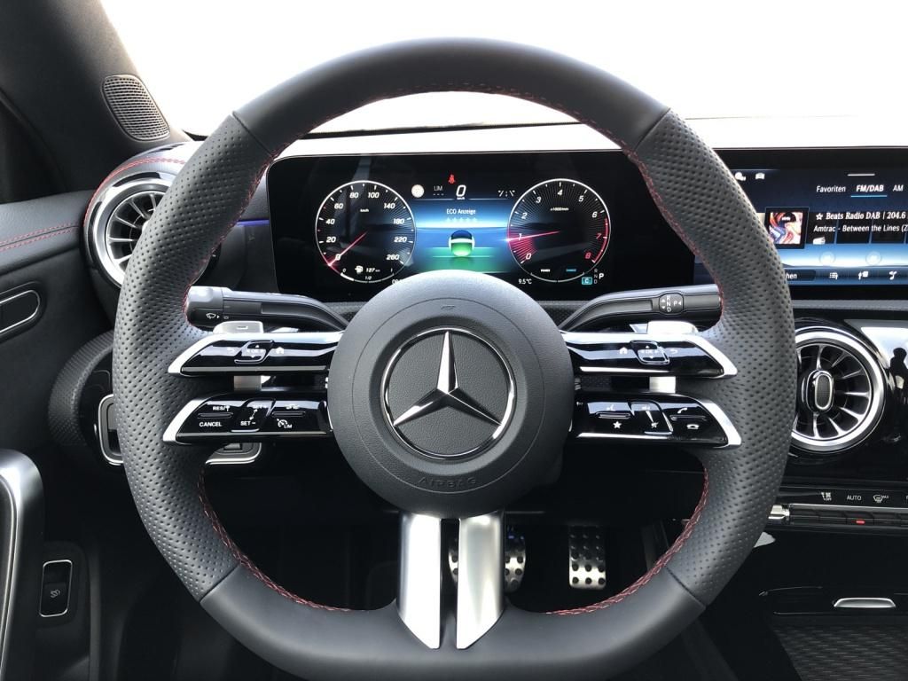 Mercedes-Benz CLA 180 2025