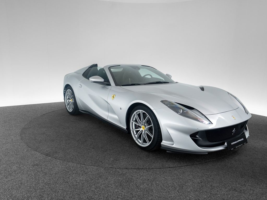 Ferrari 812 2022