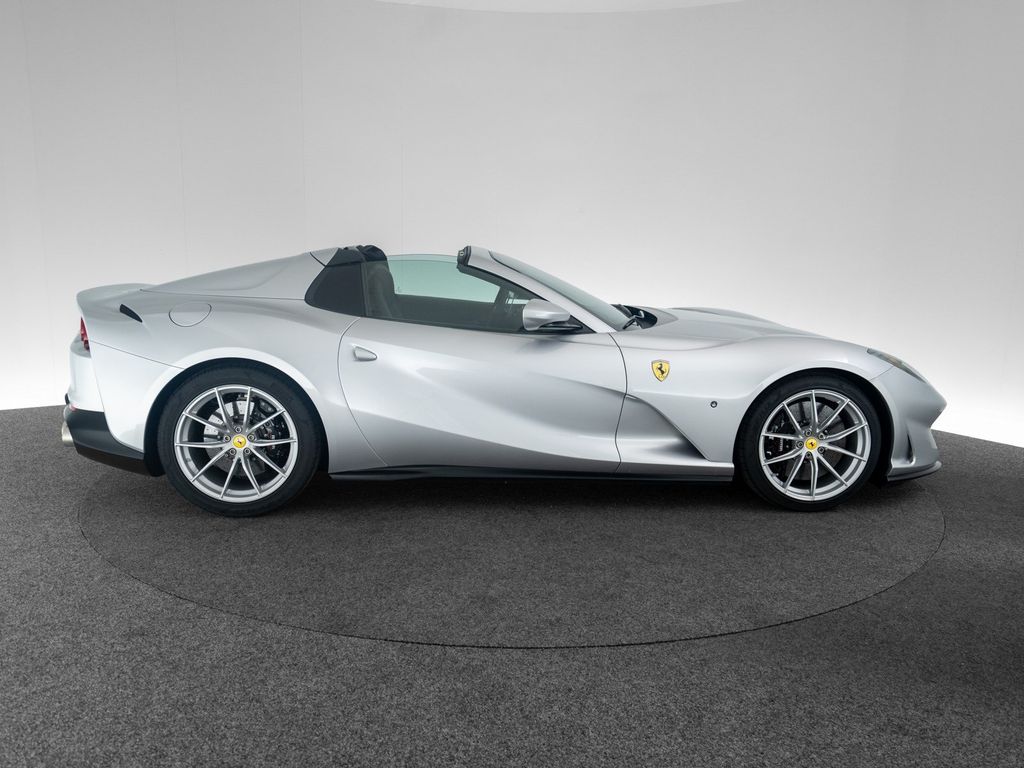 Ferrari 812 2022