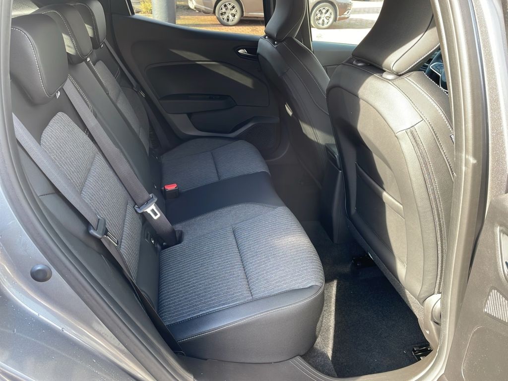 Mitsubishi Colt 2025