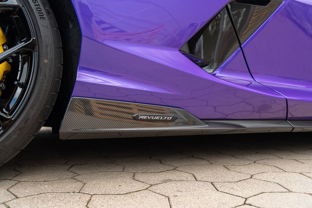 Lamborghini Revuelto 2025