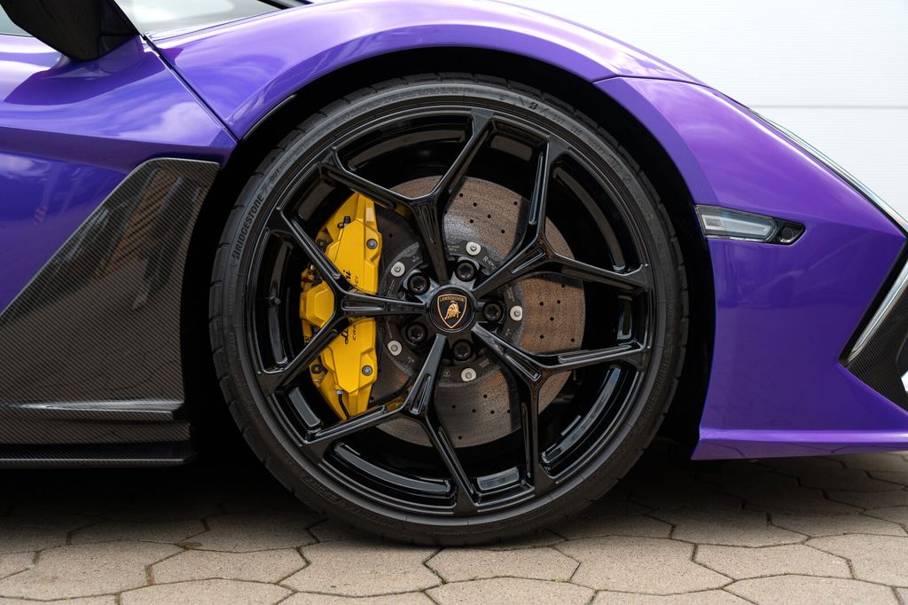 Lamborghini Revuelto 2025