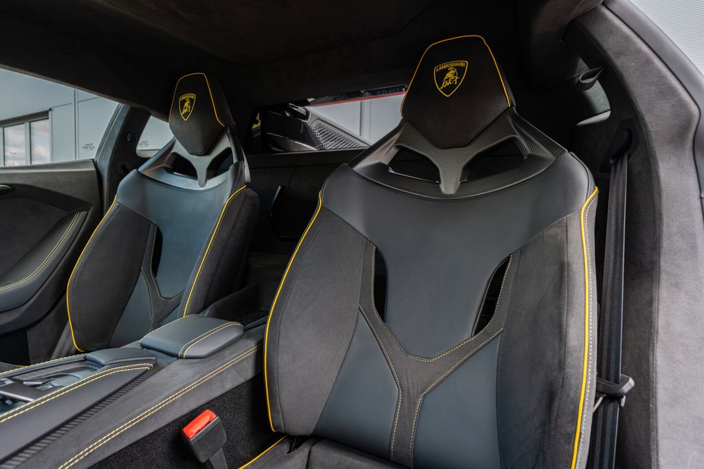 Lamborghini Revuelto 2025