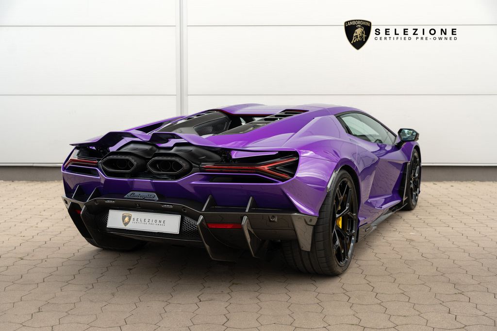 Lamborghini Revuelto 2025