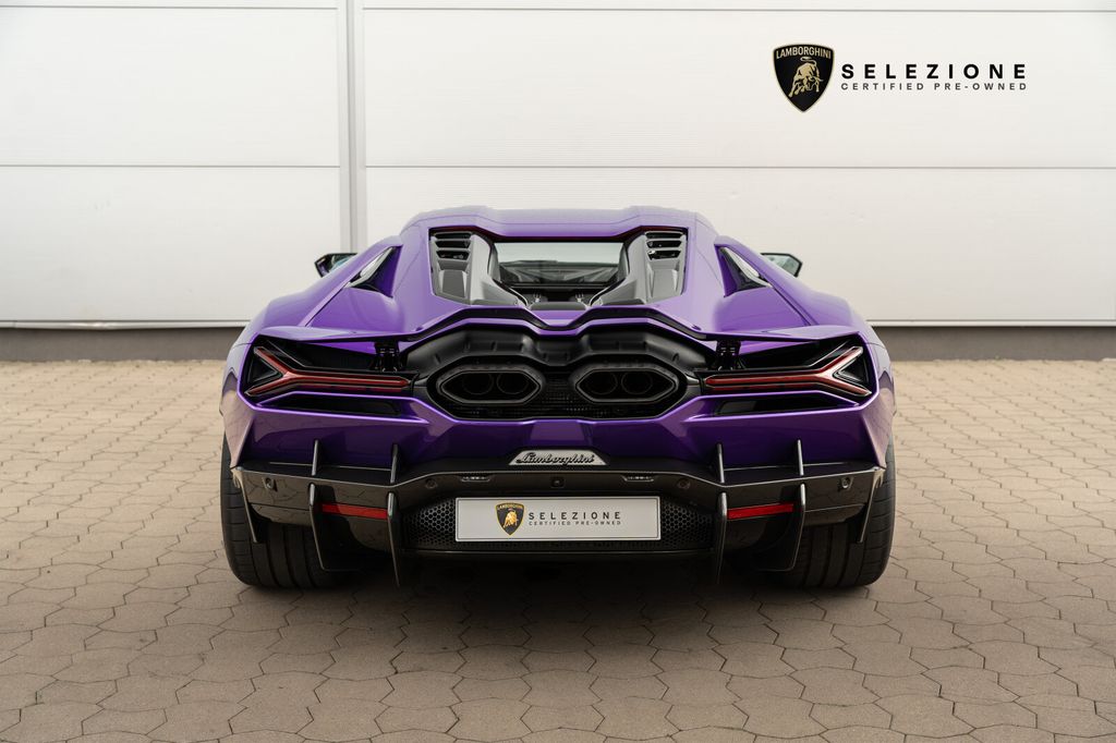 Lamborghini Revuelto 2025