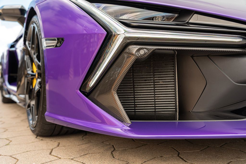 Lamborghini Revuelto 2025