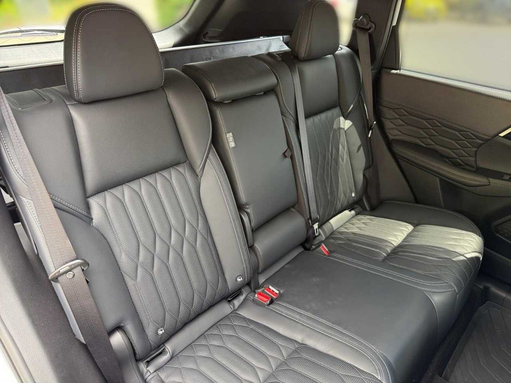 Mitsubishi Outlander 2025