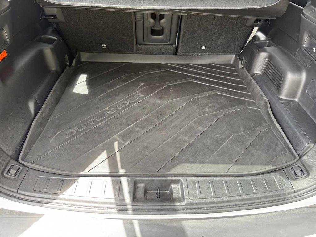 Mitsubishi Outlander 2025