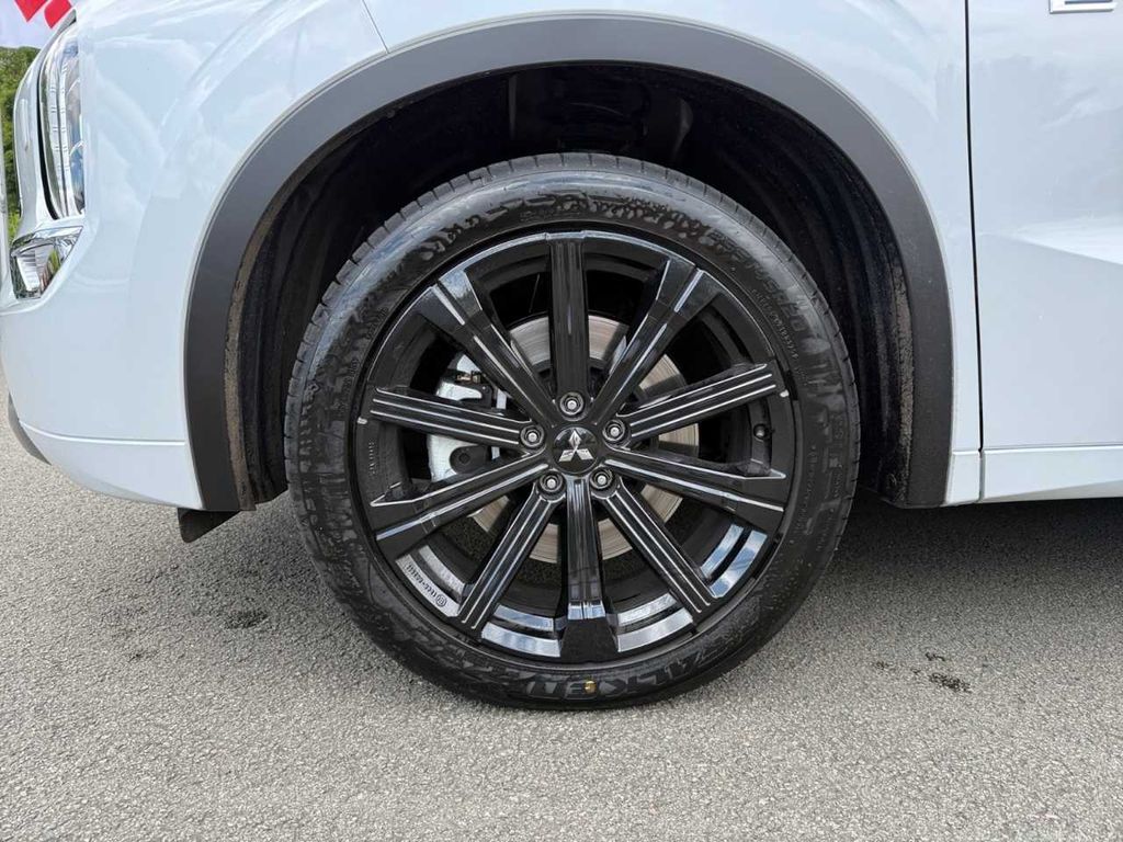 Mitsubishi Outlander 2025