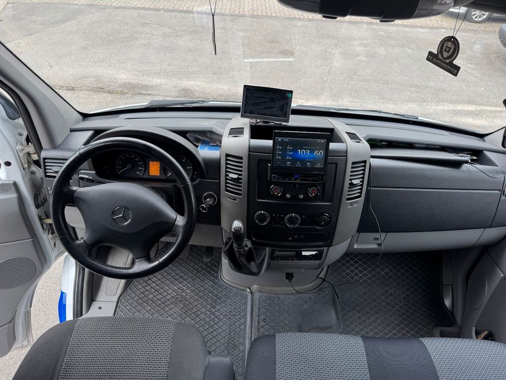 Mercedes-Benz Sprinter 2012