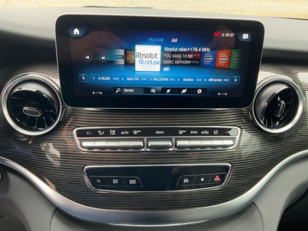 Mercedes-Benz V 300 2023