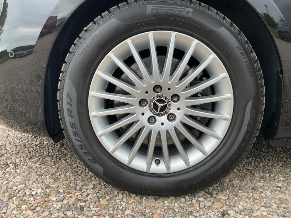 Mercedes-Benz V 300 2023