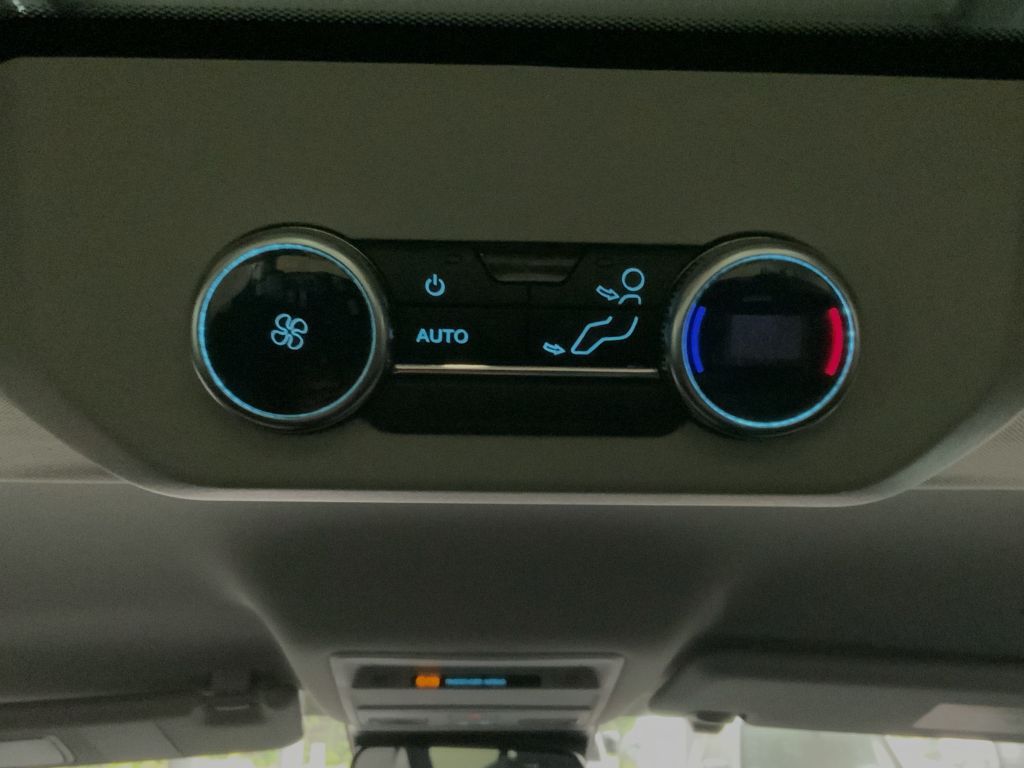 Ford Tourneo Custom 2025