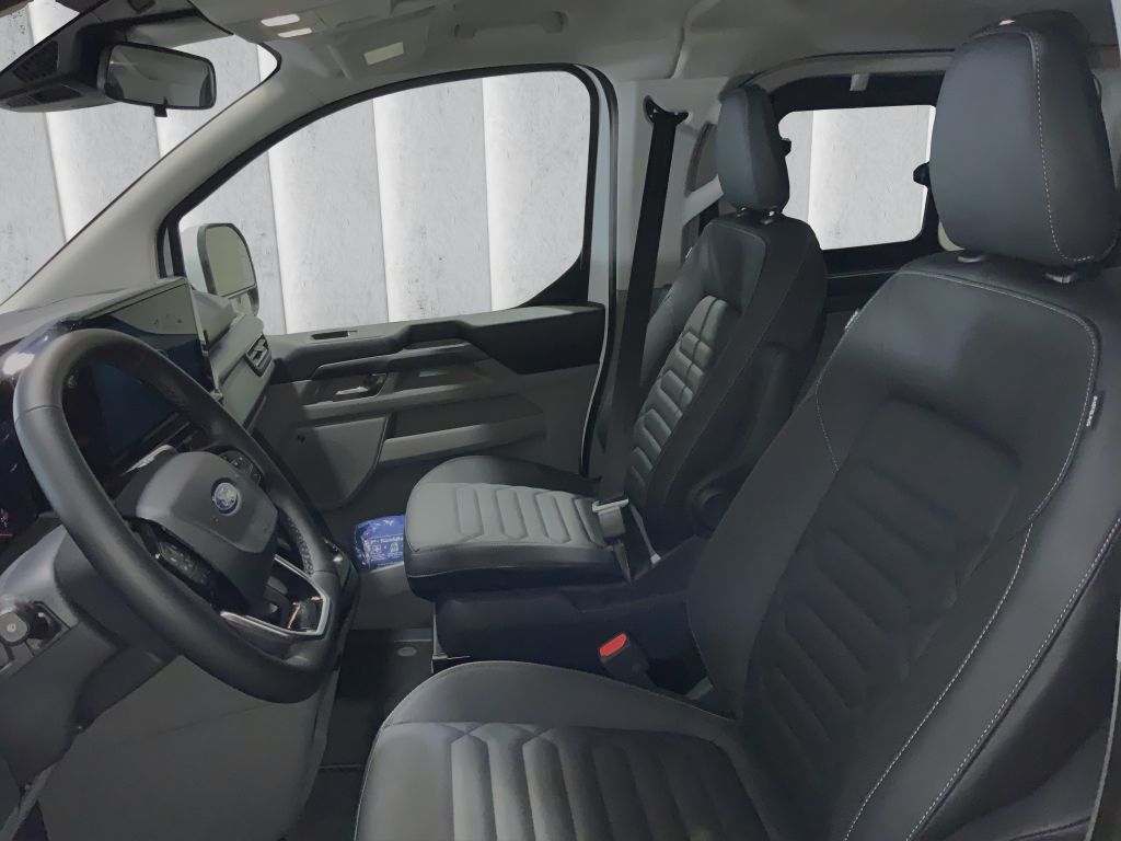 Ford Tourneo Custom 2025