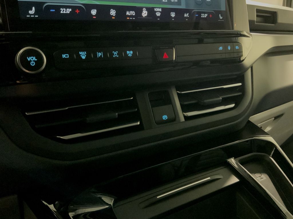 Ford Tourneo Custom 2025