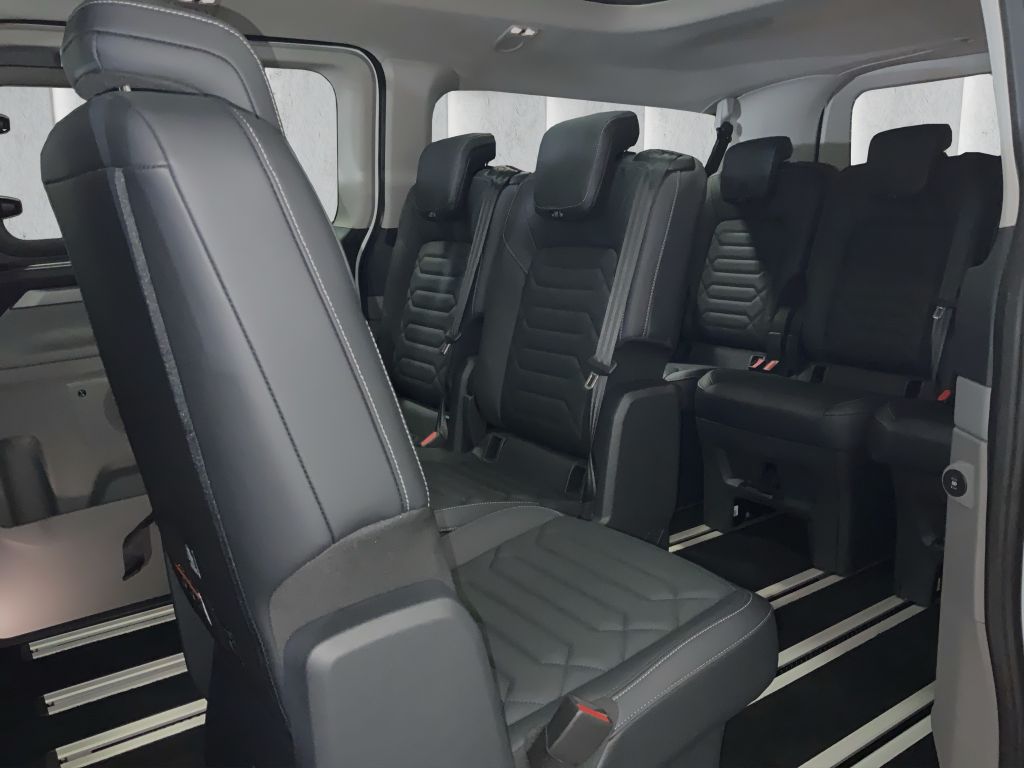 Ford Tourneo Custom 2025