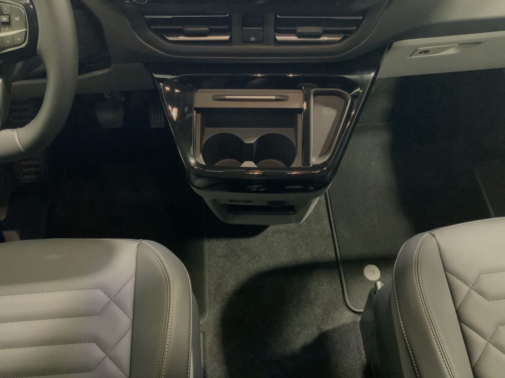 Ford Tourneo Custom 2025