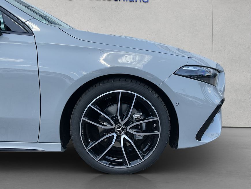 Mercedes-Benz A 180 2025