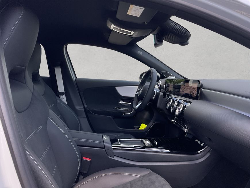 Mercedes-Benz A 180 2025