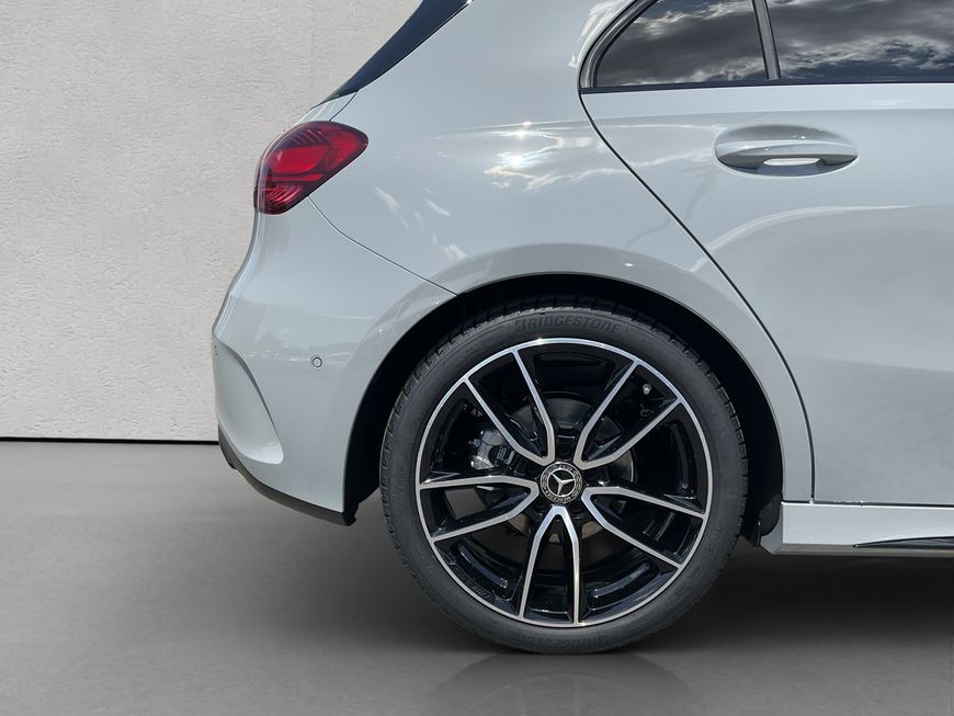 Mercedes-Benz A 180 2025