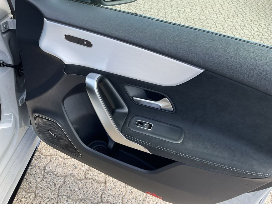 Mercedes-Benz A 180 2025