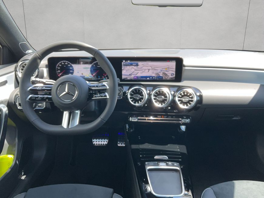 Mercedes-Benz A 180 2025