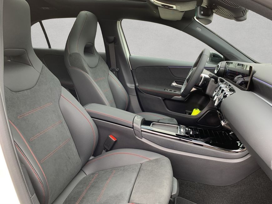 Mercedes-Benz A 200 2025