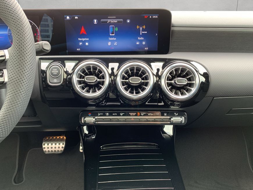 Mercedes-Benz A 200 2025