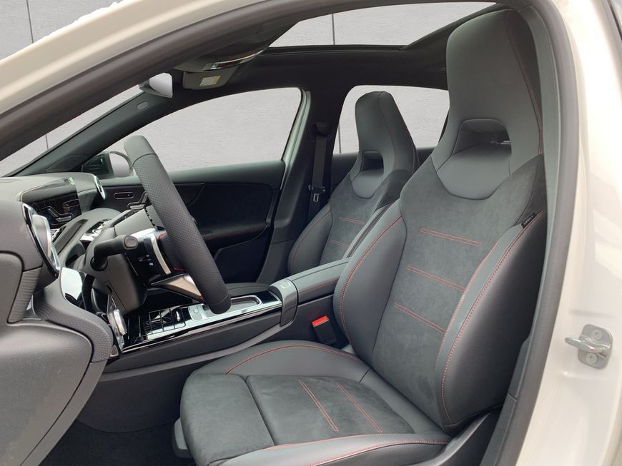 Mercedes-Benz A 200 2025